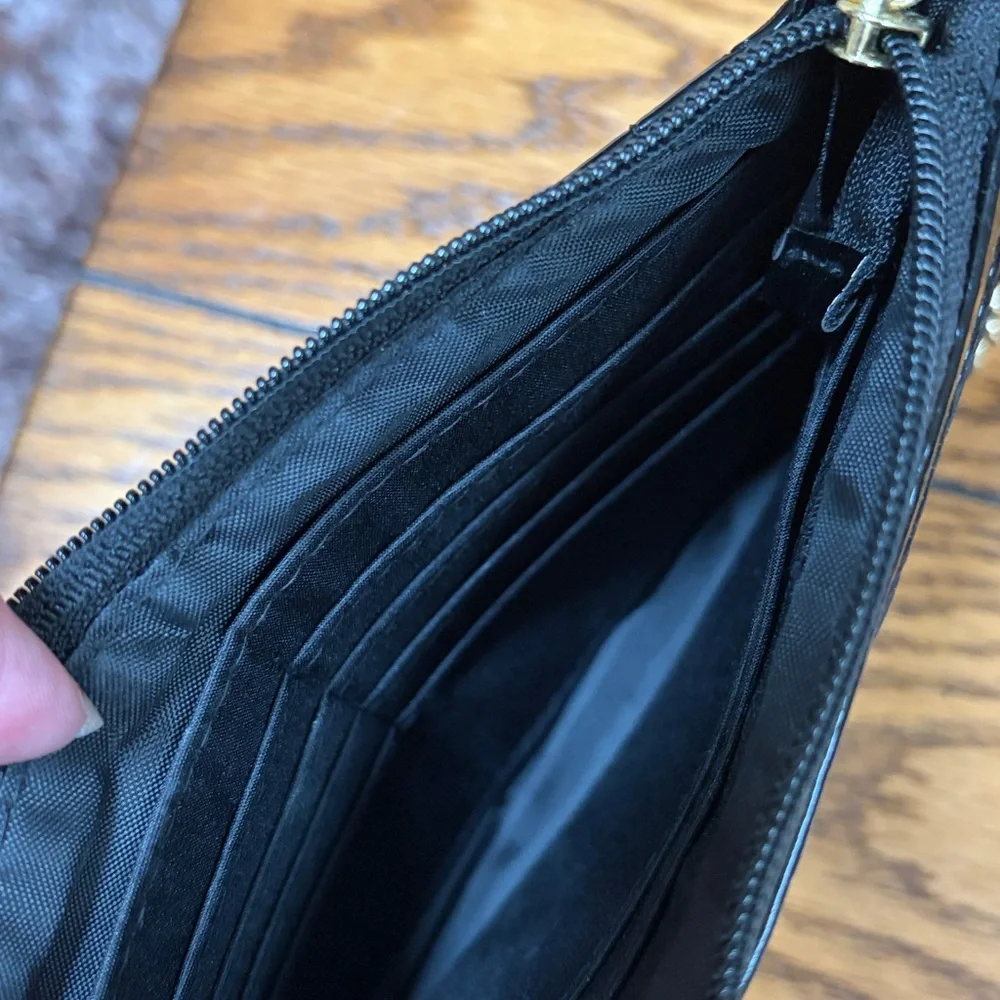 Nicole Miller Black Patent Quilted small purse - Picture 5 of 8